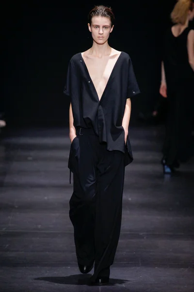 Look 25